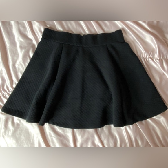 Divided Dresses & Skirts - Black quilted skater skirt